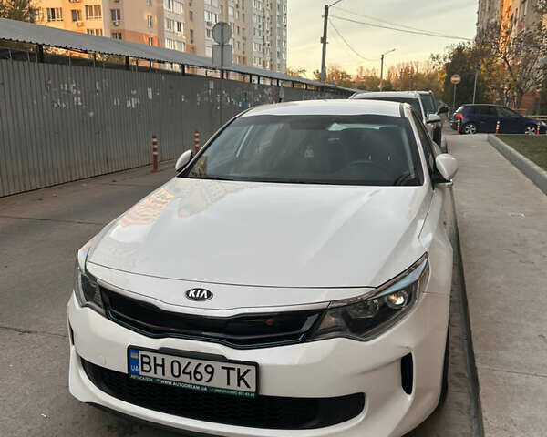 Білий Кіа Оптіма, об'ємом двигуна 2 л та пробігом 68 тис. км за 17500 $, фото 1 на Automoto.ua