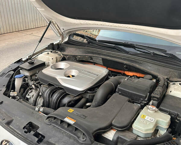 Білий Кіа Оптіма, об'ємом двигуна 2 л та пробігом 68 тис. км за 17500 $, фото 65 на Automoto.ua