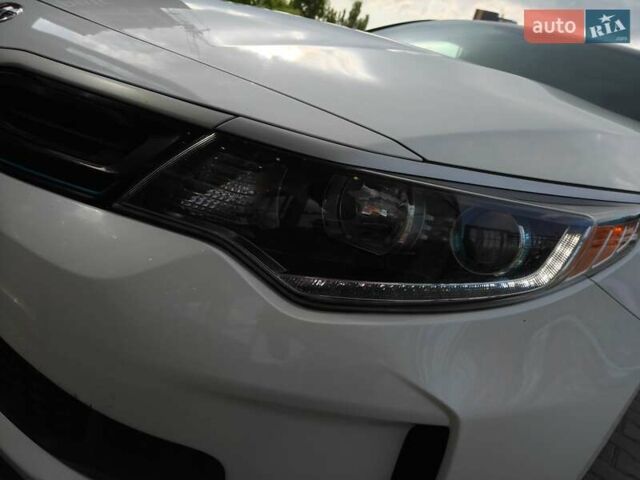 Белый Киа Оптима, объемом двигателя 2 л и пробегом 130 тыс. км за 16000 $, фото 34 на Automoto.ua
