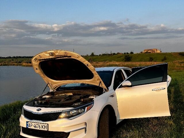 Білий Кіа Оптіма, об'ємом двигуна 2.4 л та пробігом 150 тис. км за 12000 $, фото 2 на Automoto.ua