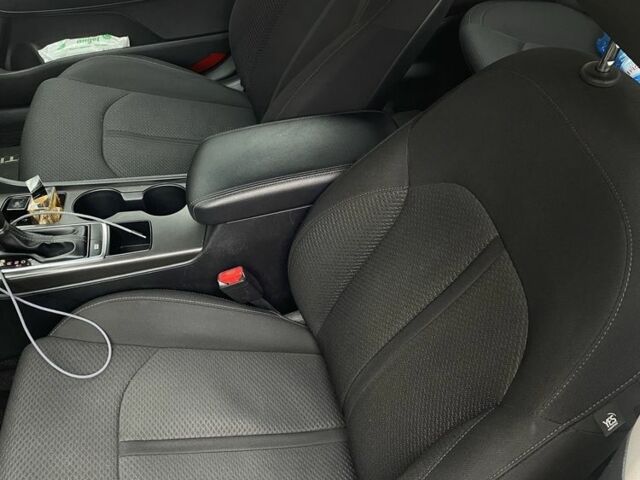 Білий Кіа Оптіма, об'ємом двигуна 2 л та пробігом 210 тис. км за 317 $, фото 7 на Automoto.ua