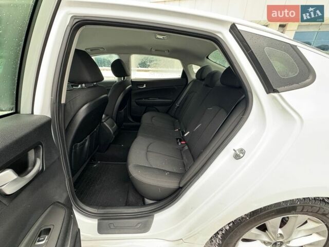 Белый Киа Оптима, объемом двигателя 2.36 л и пробегом 68 тыс. км за 10900 $, фото 32 на Automoto.ua