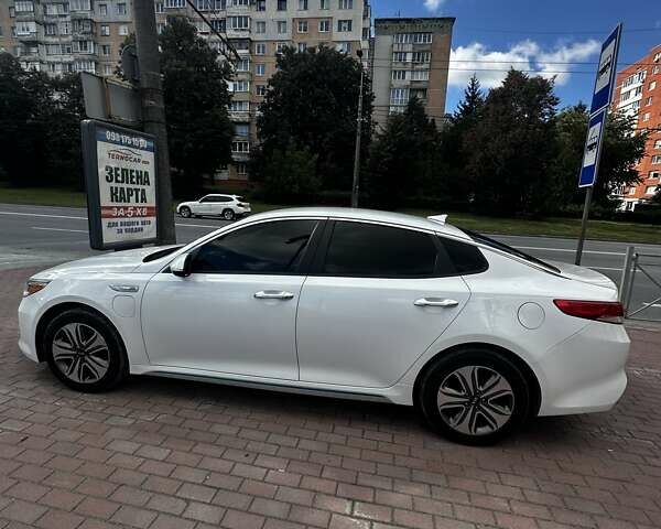 Білий Кіа Оптіма, об'ємом двигуна 2 л та пробігом 97 тис. км за 15490 $, фото 5 на Automoto.ua