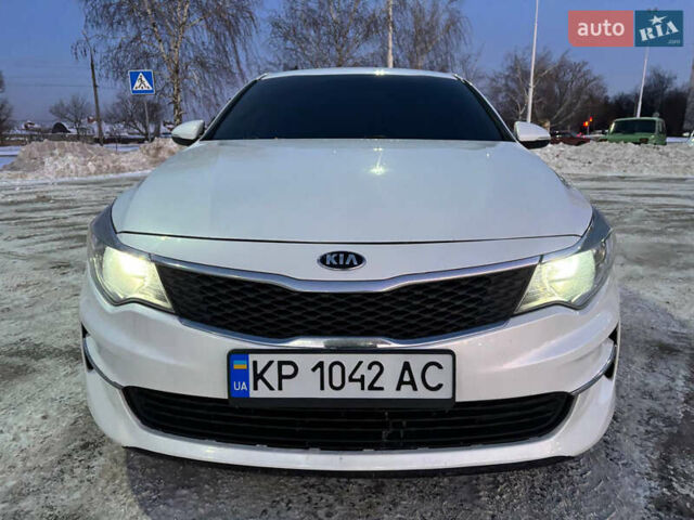 Білий Кіа Оптіма, об'ємом двигуна 2.4 л та пробігом 145 тис. км за 9300 $, фото 6 на Automoto.ua
