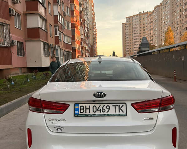 Білий Кіа Оптіма, об'ємом двигуна 2 л та пробігом 68 тис. км за 17500 $, фото 29 на Automoto.ua