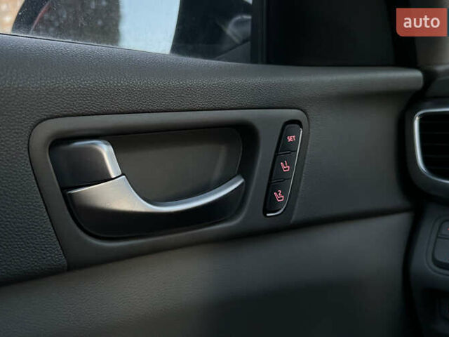 Белый Киа Оптима, объемом двигателя 2.4 л и пробегом 35 тыс. км за 16000 $, фото 18 на Automoto.ua