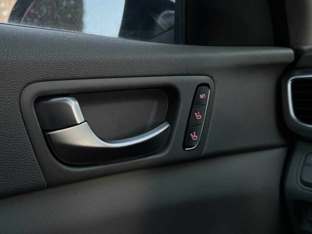 Білий Кіа Оптіма, об'ємом двигуна 2.4 л та пробігом 35 тис. км за 16000 $, фото 18 на Automoto.ua