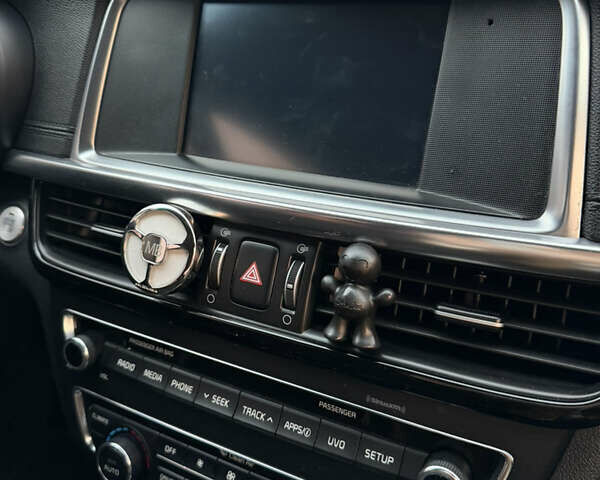 Белый Киа Оптима, объемом двигателя 2 л и пробегом 230 тыс. км за 13000 $, фото 6 на Automoto.ua