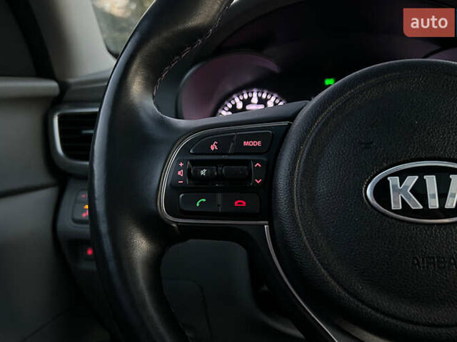 Белый Киа Оптима, объемом двигателя 2.4 л и пробегом 35 тыс. км за 16000 $, фото 10 на Automoto.ua