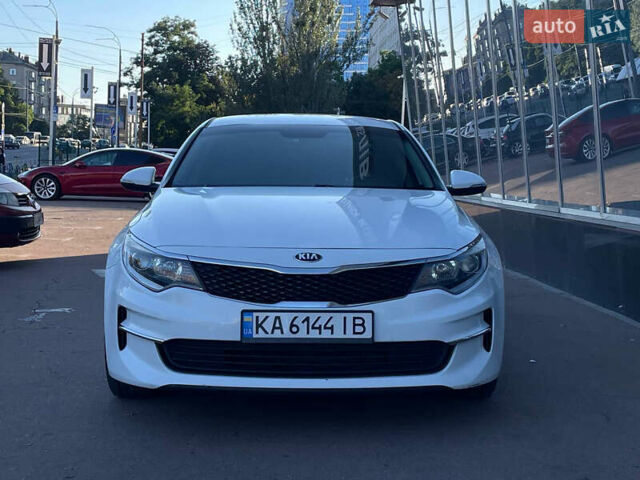 Белый Киа Оптима, объемом двигателя 2.4 л и пробегом 241 тыс. км за 11900 $, фото 2 на Automoto.ua