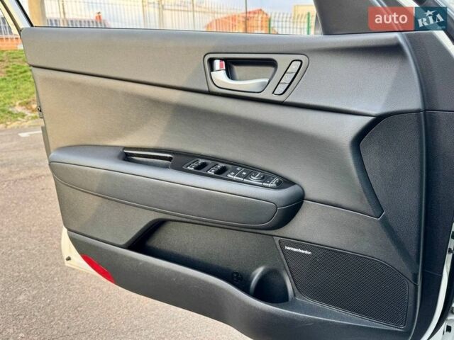 Білий Кіа Оптіма, об'ємом двигуна 2 л та пробігом 136 тис. км за 15700 $, фото 35 на Automoto.ua
