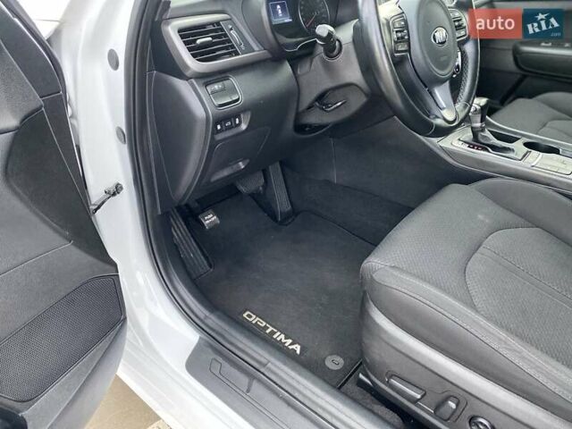 Белый Киа Оптима, объемом двигателя 2.4 л и пробегом 68 тыс. км за 12400 $, фото 12 на Automoto.ua