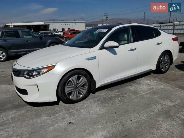 Білий Кіа Оптіма, об'ємом двигуна 2 л та пробігом 130 тис. км за 2600 $, фото 4 на Automoto.ua