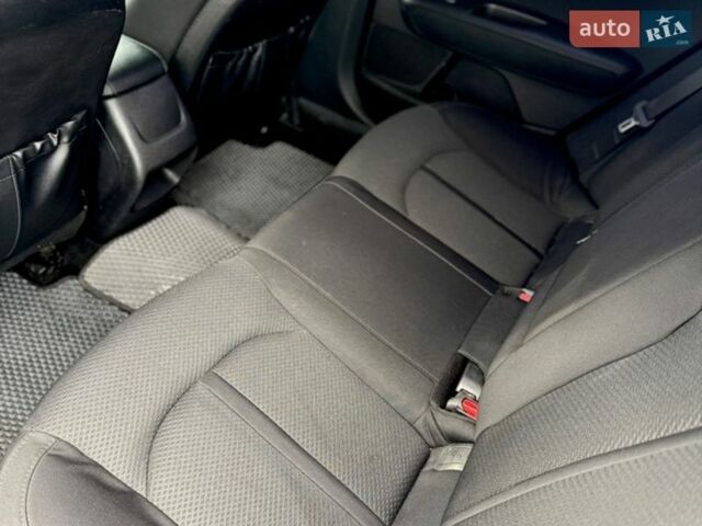 Білий Кіа Оптіма, об'ємом двигуна 2.36 л та пробігом 142 тис. км за 10000 $, фото 10 на Automoto.ua