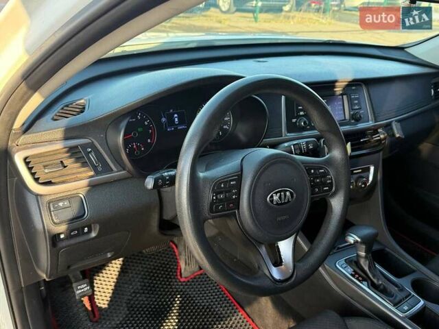 Белый Киа Оптима, объемом двигателя 2.36 л и пробегом 170 тыс. км за 10900 $, фото 16 на Automoto.ua