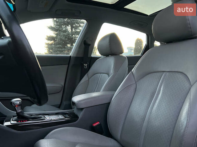 Белый Киа Оптима, объемом двигателя 2.4 л и пробегом 35 тыс. км за 16000 $, фото 8 на Automoto.ua