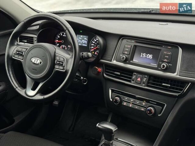 Білий Кіа Оптіма, об'ємом двигуна 2.4 л та пробігом 68 тис. км за 11700 $, фото 13 на Automoto.ua