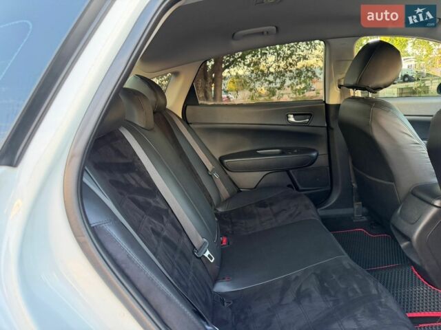 Білий Кіа Оптіма, об'ємом двигуна 2.4 л та пробігом 160 тис. км за 8700 $, фото 22 на Automoto.ua