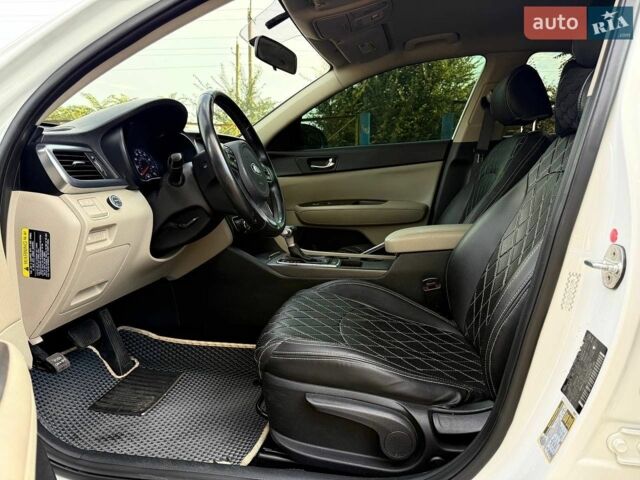 Білий Кіа Оптіма, об'ємом двигуна 2 л та пробігом 200 тис. км за 12700 $, фото 19 на Automoto.ua