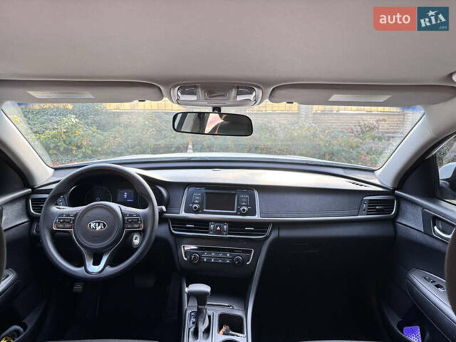 Білий Кіа Оптіма, об'ємом двигуна 2.4 л та пробігом 84 тис. км за 11499 $, фото 9 на Automoto.ua