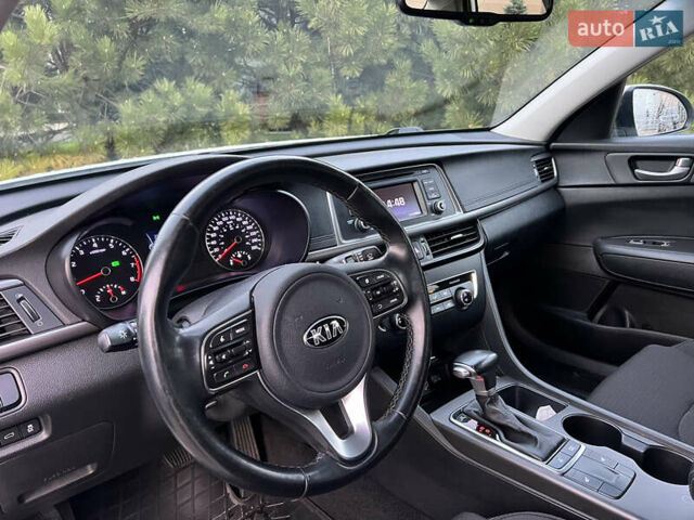 Білий Кіа Оптіма, об'ємом двигуна 2.36 л та пробігом 68 тис. км за 11500 $, фото 19 на Automoto.ua