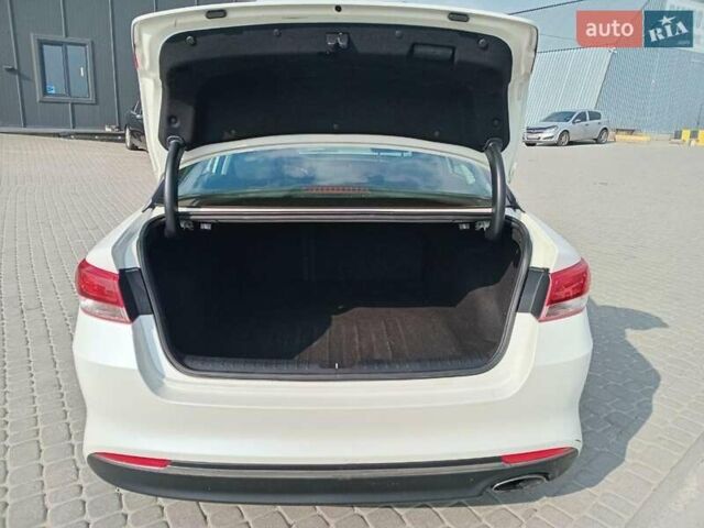 Белый Киа Оптима, объемом двигателя 2.4 л и пробегом 143 тыс. км за 11300 $, фото 9 на Automoto.ua