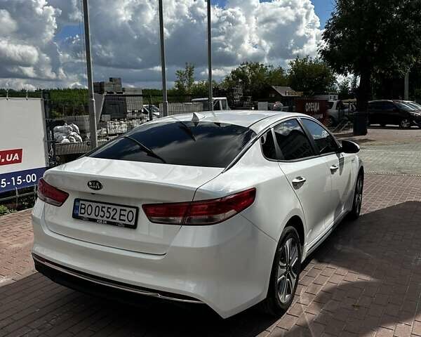 Білий Кіа Оптіма, об'ємом двигуна 2 л та пробігом 97 тис. км за 15490 $, фото 9 на Automoto.ua