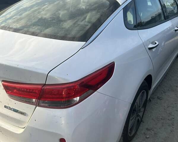 Белый Киа Оптима, объемом двигателя 2 л и пробегом 66 тыс. км за 11500 $, фото 34 на Automoto.ua