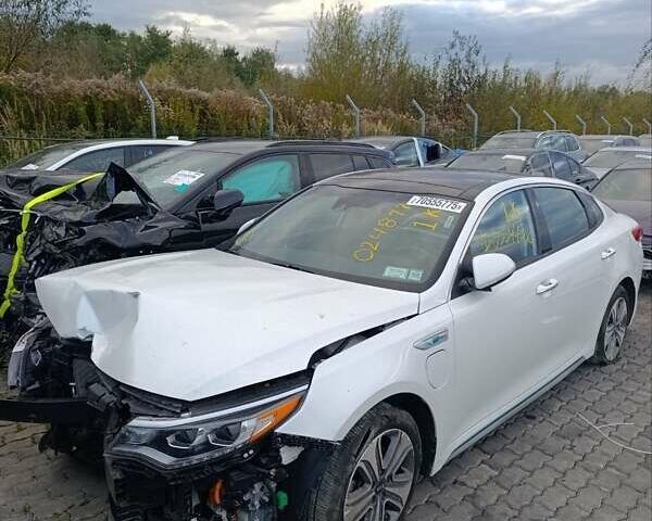 Белый Киа Оптима, объемом двигателя 2 л и пробегом 66 тыс. км за 11500 $, фото 4 на Automoto.ua