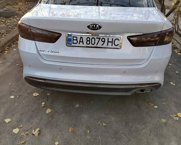 Белый Киа Оптима, объемом двигателя 2.4 л и пробегом 103 тыс. км за 13500 $, фото 6 на Automoto.ua