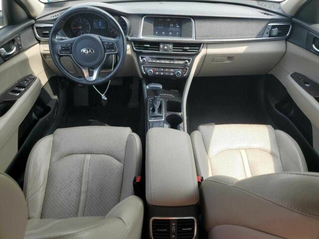 Белый Киа Оптима, объемом двигателя 2.4 л и пробегом 125 тыс. км за 2000 $, фото 7 на Automoto.ua