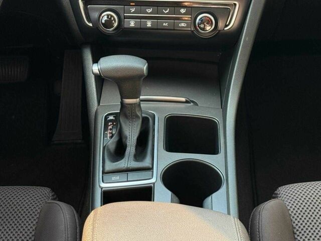 Білий Кіа Оптіма, об'ємом двигуна 2.4 л та пробігом 120 тис. км за 10200 $, фото 13 на Automoto.ua