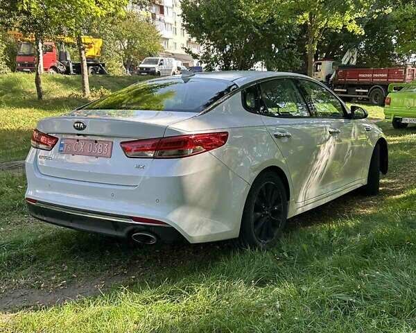 Белый Киа Оптима, объемом двигателя 0 л и пробегом 53 тыс. км за 11500 $, фото 3 на Automoto.ua