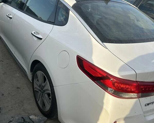 Белый Киа Оптима, объемом двигателя 2 л и пробегом 66 тыс. км за 11500 $, фото 32 на Automoto.ua