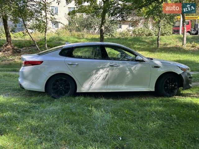 Белый Киа Оптима, объемом двигателя 0 л и пробегом 53 тыс. км за 11500 $, фото 16 на Automoto.ua