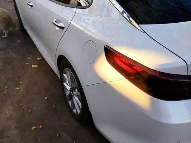 Білий Кіа Оптіма, об'ємом двигуна 2.4 л та пробігом 103 тис. км за 13300 $, фото 2 на Automoto.ua