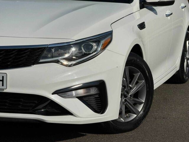 Білий Кіа Оптіма, об'ємом двигуна 2.4 л та пробігом 120 тис. км за 10200 $, фото 3 на Automoto.ua