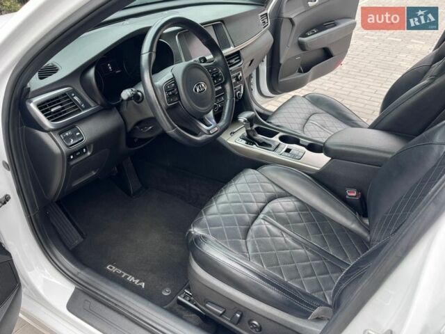 Белый Киа Оптима, объемом двигателя 2 л и пробегом 80 тыс. км за 17400 $, фото 16 на Automoto.ua