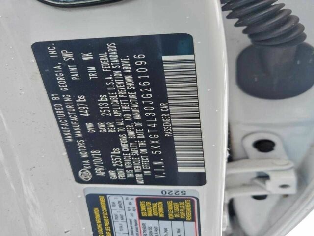 Белый Киа Оптима, объемом двигателя 2.4 л и пробегом 77 тыс. км за 2000 $, фото 11 на Automoto.ua