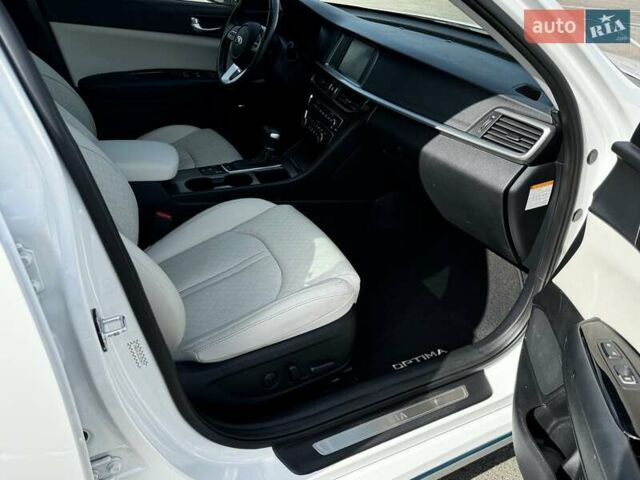 Белый Киа Оптима, объемом двигателя 2 л и пробегом 78 тыс. км за 20900 $, фото 22 на Automoto.ua