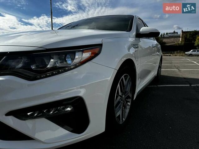 Белый Киа Оптима, объемом двигателя 2 л и пробегом 78 тыс. км за 20900 $, фото 7 на Automoto.ua