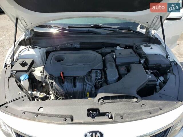 Белый Киа Оптима, объемом двигателя 2.36 л и пробегом 115 тыс. км за 2800 $, фото 10 на Automoto.ua