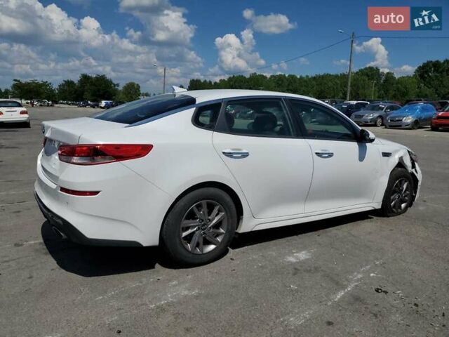 Белый Киа Оптима, объемом двигателя 2.36 л и пробегом 115 тыс. км за 2800 $, фото 2 на Automoto.ua