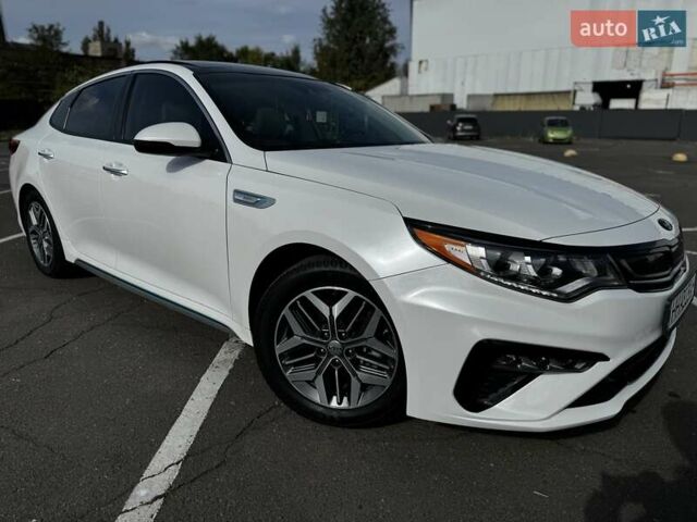 Белый Киа Оптима, объемом двигателя 2 л и пробегом 78 тыс. км за 20900 $, фото 2 на Automoto.ua