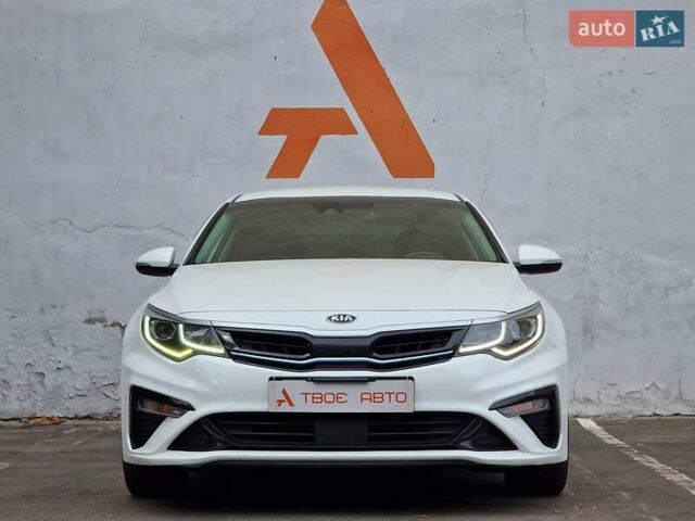 Белый Киа Оптима, объемом двигателя 2 л и пробегом 70 тыс. км за 19490 $, фото 4 на Automoto.ua