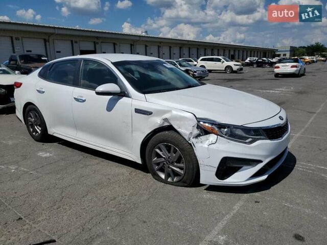 Белый Киа Оптима, объемом двигателя 2.36 л и пробегом 115 тыс. км за 2800 $, фото 3 на Automoto.ua