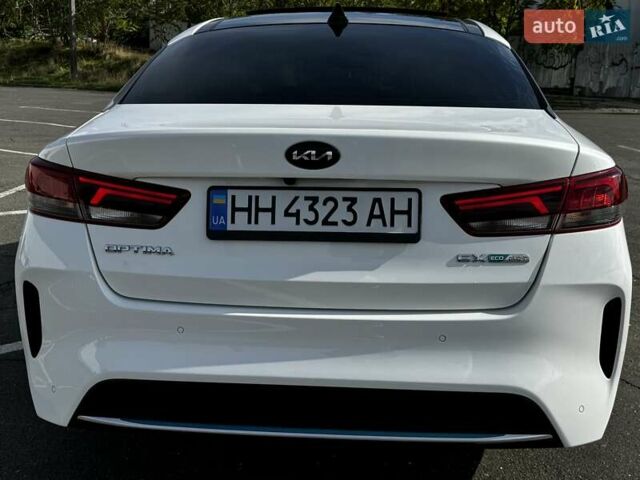Белый Киа Оптима, объемом двигателя 2 л и пробегом 78 тыс. км за 20900 $, фото 9 на Automoto.ua