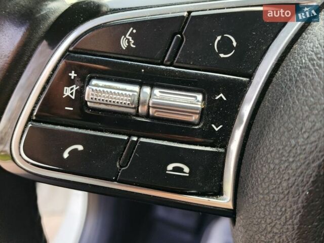 Білий Кіа Оптіма, об'ємом двигуна 1.6 л та пробігом 262 тис. км за 13950 $, фото 15 на Automoto.ua