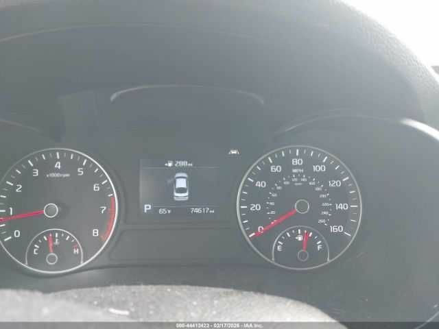 Білий Кіа Оптіма, об'ємом двигуна 1.6 л та пробігом 74 тис. км за 2000 $, фото 6 на Automoto.ua