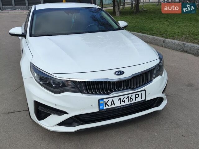 Білий Кіа Оптіма, об'ємом двигуна 1.6 л та пробігом 262 тис. км за 13950 $, фото 2 на Automoto.ua